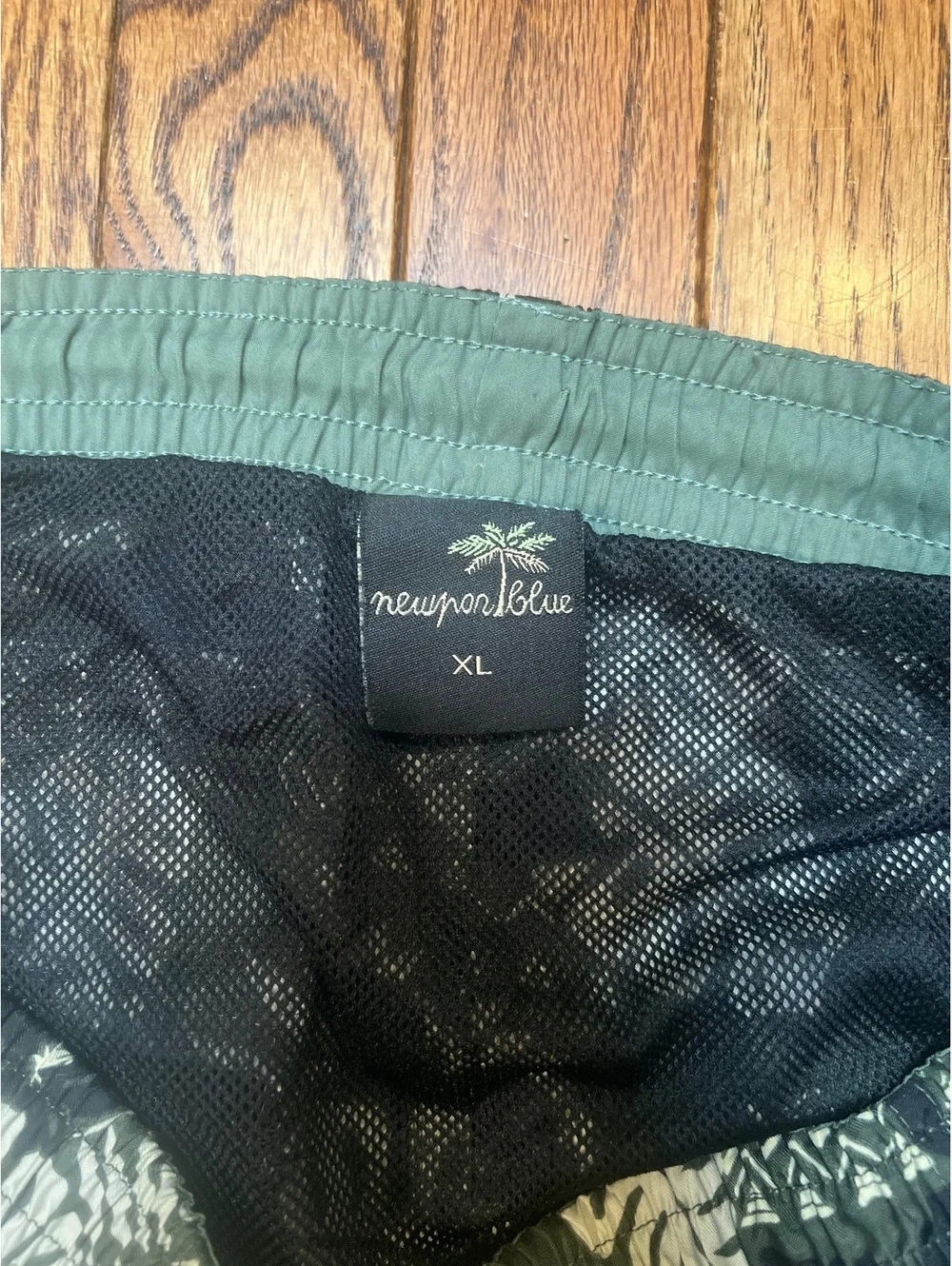 Newport Blue XL Men's Black and White Floral Swim Shorts